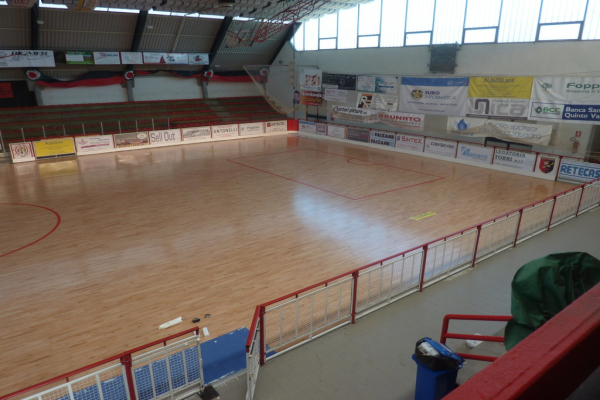 Breganze-new-sports-parquet-floor-skating-paint-2023-09.jpg